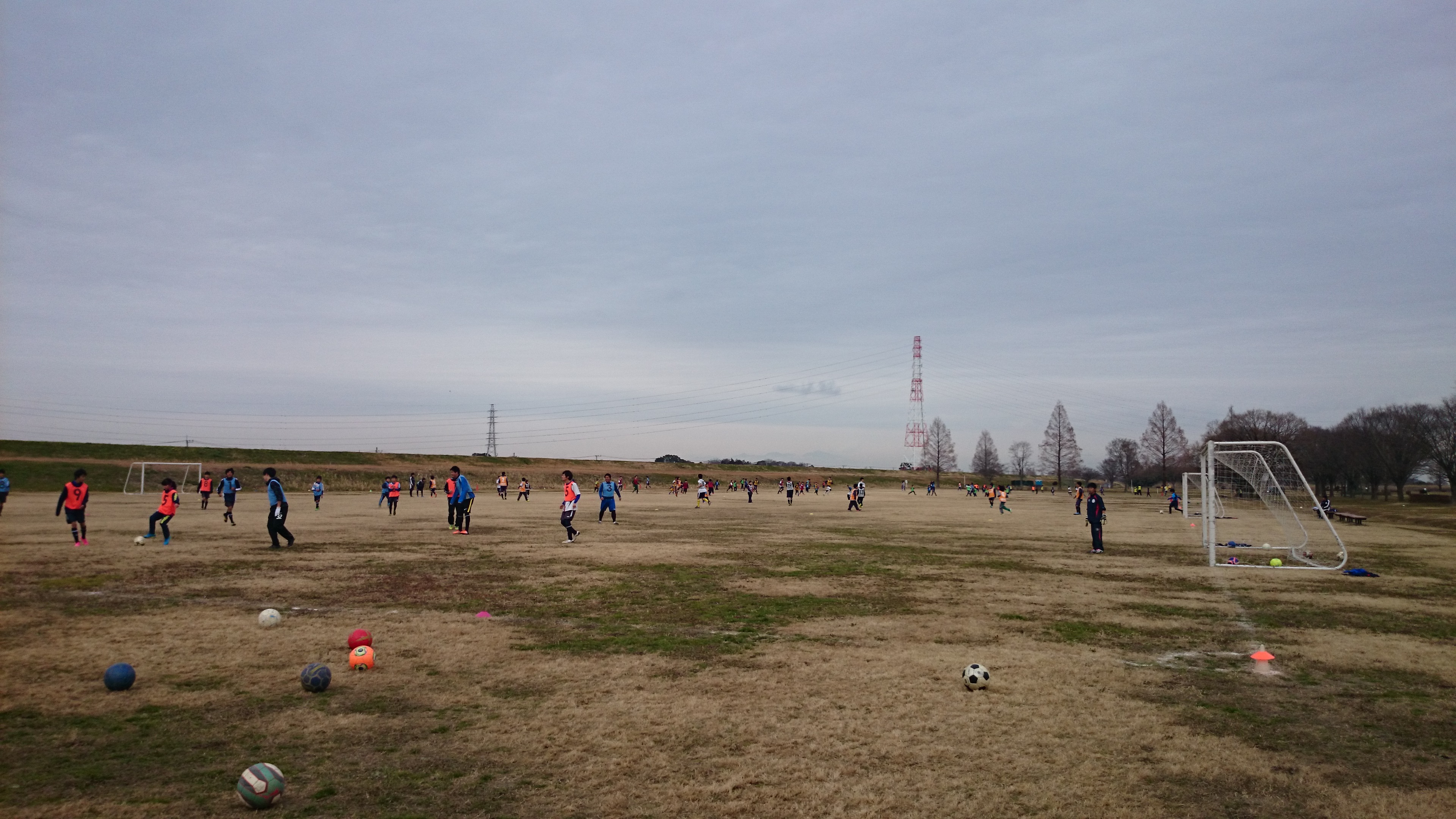 曇り空でしたが、体を動かすには最高のサッカー日和でした。